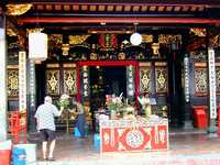 Cheng Hoon Teng Temple - the front (773x580, 332.0 kilobytes)