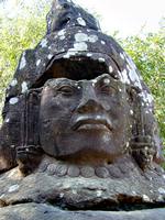 AngkorThomEntranceHead8647-492 (369x492, 99.3 kilobytes)