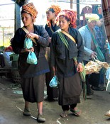 People in the Inn Dain Market