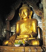 The principal Buddha at Shwe Intain Pagoda