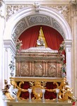 San Giorgio on a silver casket in the Duomo (362x500, 106.6 kilobytes)