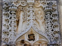 Fancy stonework on one of the churches (667x500, 96.3 kilobytes)