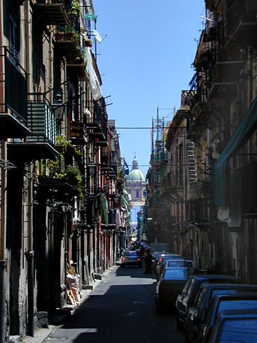 Via Porta di Castro, with Chiesa del Gesù