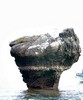 In the bay at Hong, this mushroom rock (410x492, 47.9 kilobytes)